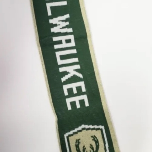 MILWAUKEE BUCKS BASKETBALL SCARF WISCONSIN BUCKS SCARF NEW!T3 - Picture 3 of 7